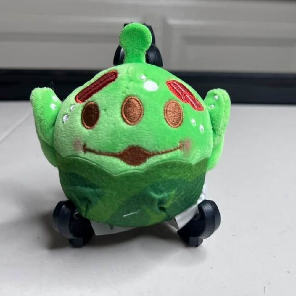 Disney Parks Munchlings Festive Fare Holiday Plush - ALIEN Bacon Brussels Sprout